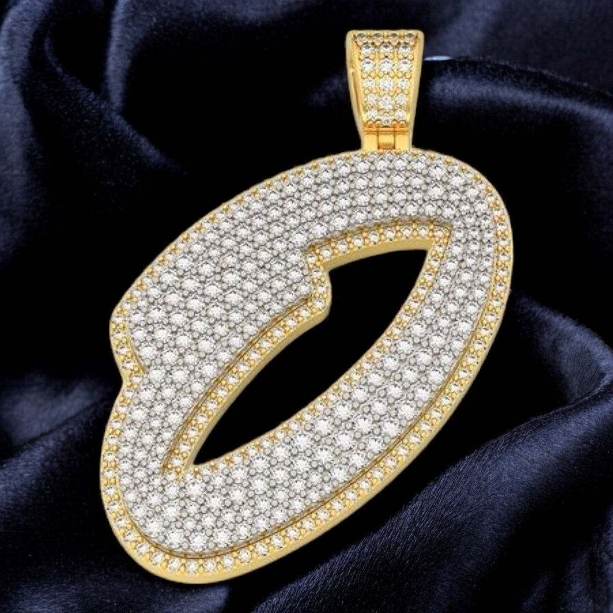 Letter O Pendant (2")