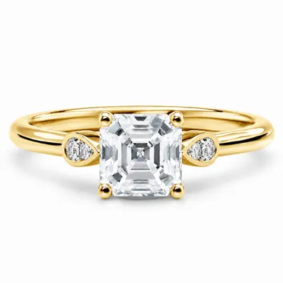 Clarendon Diamond Ring (Asscher)