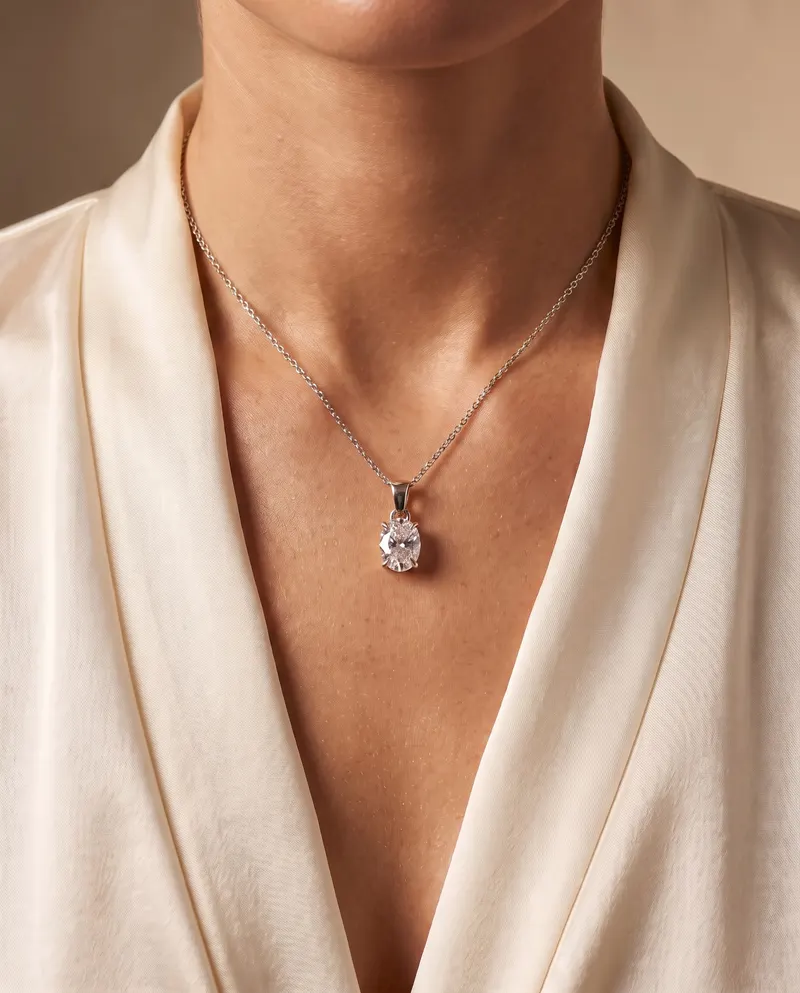 Ondine Oval Claw Set Pendant