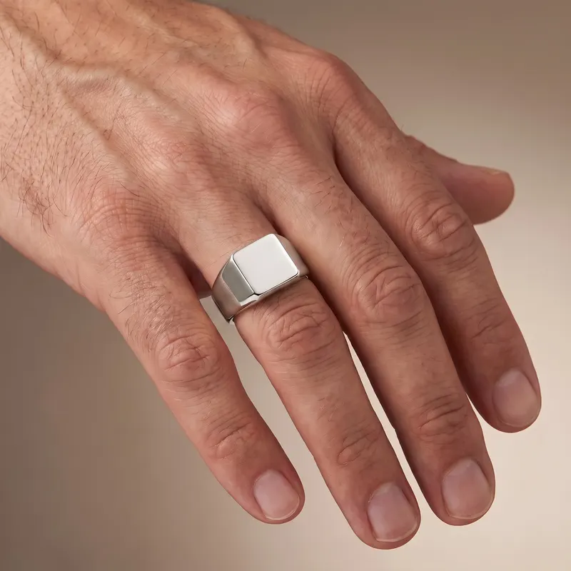 Square Signet Ring (Hollow)